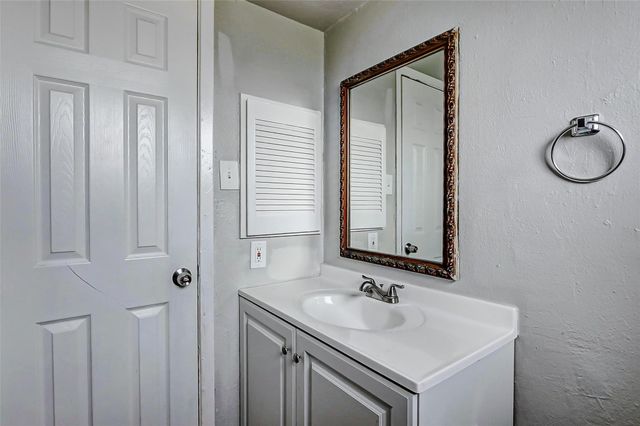 4969 E Ridge Creek Drive, Houston, TX 77053