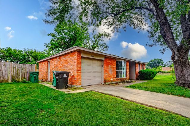 4969 E Ridge Creek Drive, Houston, TX 77053