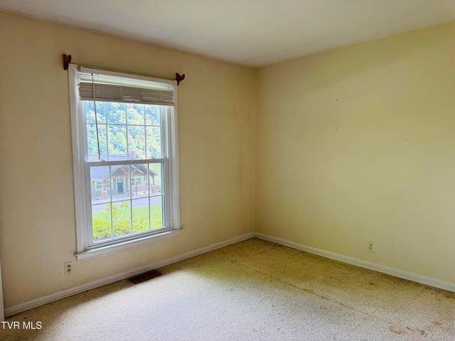 3524 Lakeshore Drive, Kingsport, TN 37663