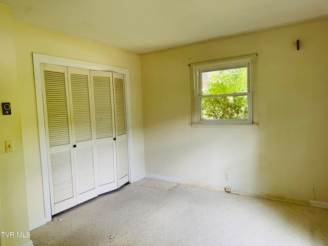 3524 Lakeshore Drive, Kingsport, TN 37663