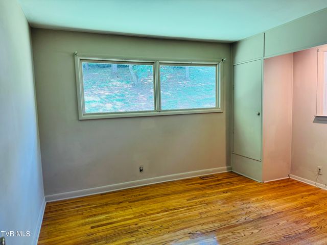 3524 Lakeshore Drive, Kingsport, TN 37663