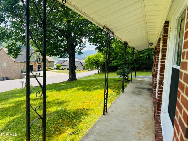 3524 Lakeshore Drive, Kingsport, TN 37663