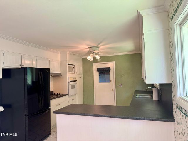 3524 Lakeshore Drive, Kingsport, TN 37663