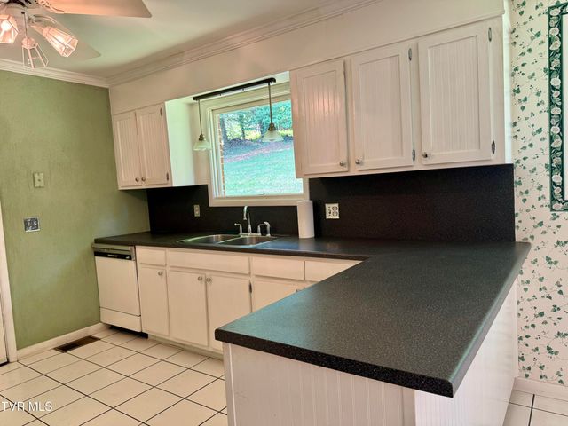 3524 Lakeshore Drive, Kingsport, TN 37663