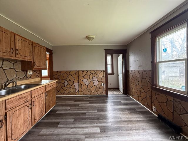 77 Mayer Avenue, Buffalo, NY 14207