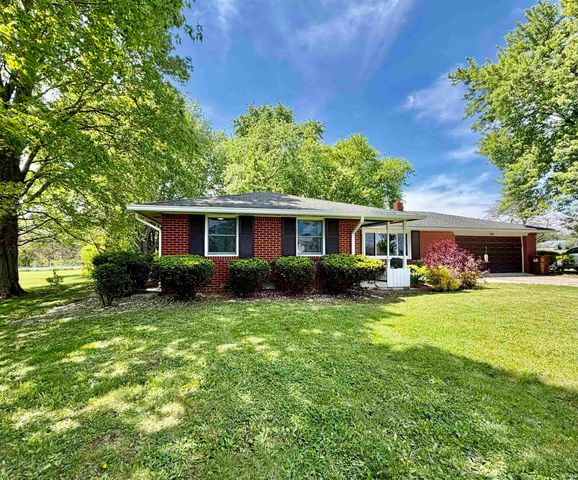 7889 S Ladoga Road, Ladoga, IN 47965