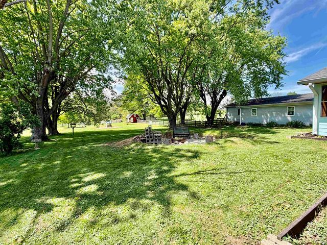 7889 S Ladoga Road, Ladoga, IN 47965
