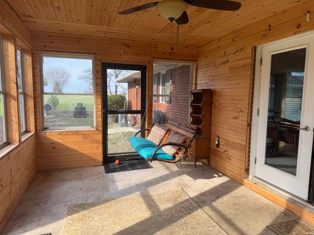 7889 S Ladoga Road, Ladoga, IN 47965