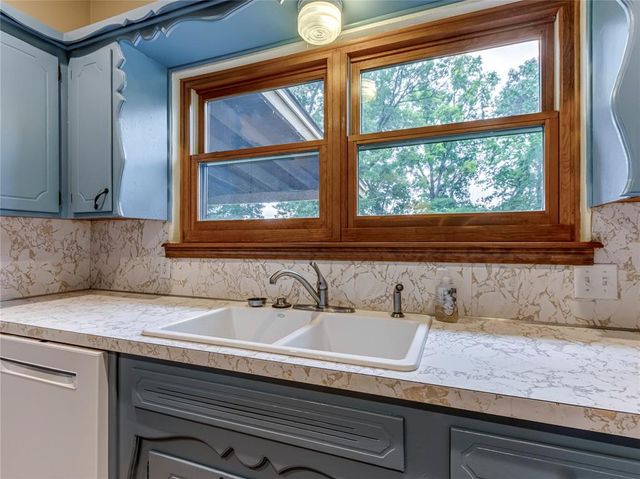3555 E Imhoff Road, Norman, OK 73026