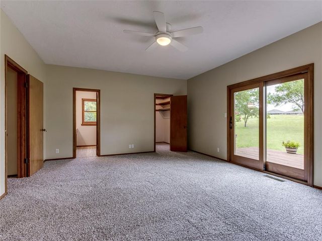 3555 E Imhoff Road, Norman, OK 73026