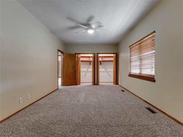 3555 E Imhoff Road, Norman, OK 73026