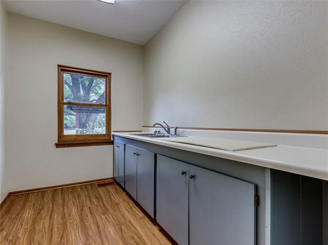 3555 E Imhoff Road, Norman, OK 73026