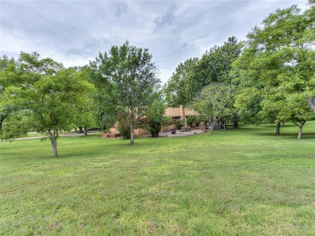 3555 E Imhoff Road, Norman, OK 73026