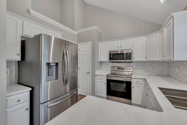 3473 White Pine Dr, Nashville, TN 37214