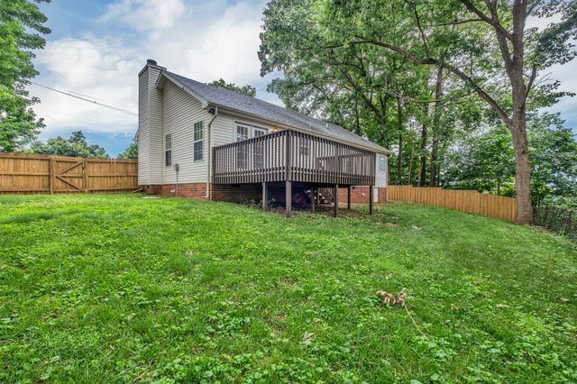 3473 White Pine Dr, Nashville, TN 37214