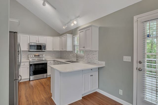 3473 White Pine Dr, Nashville, TN 37214