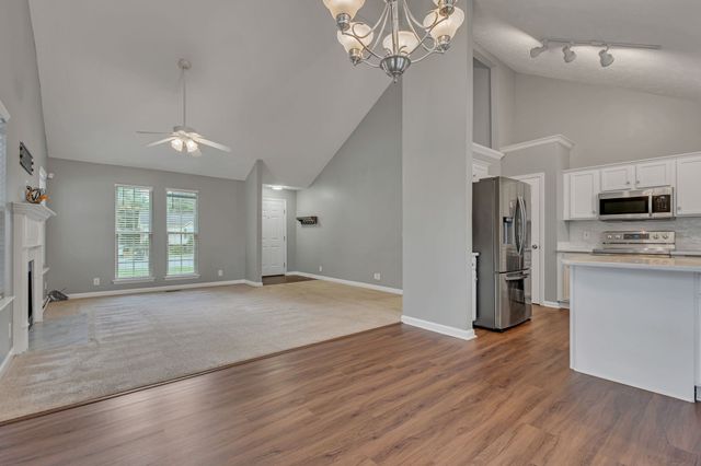 3473 White Pine Dr, Nashville, TN 37214