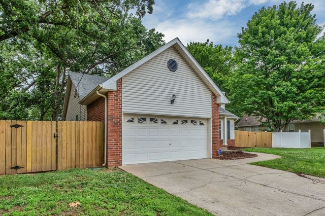 3473 White Pine Dr, Nashville, TN 37214