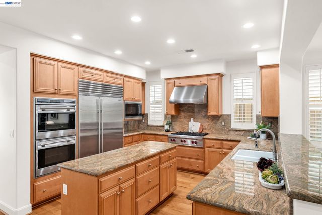 1692 W Lagoon Rd, Pleasanton, CA 94566
