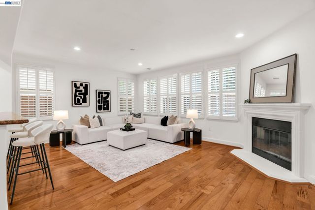 1692 W Lagoon Rd, Pleasanton, CA 94566