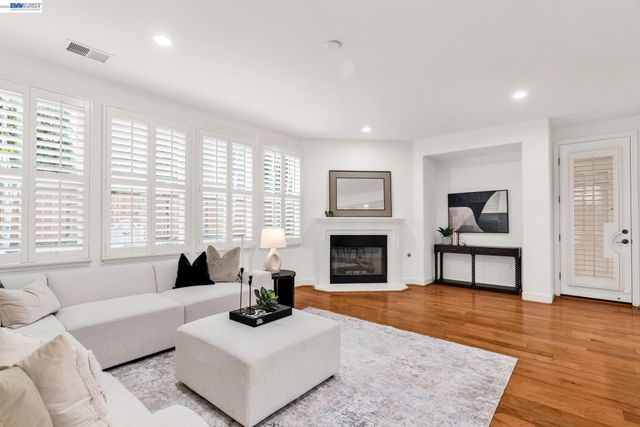 1692 W Lagoon Rd, Pleasanton, CA 94566