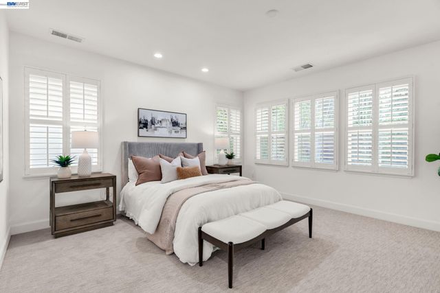 1692 W Lagoon Rd, Pleasanton, CA 94566