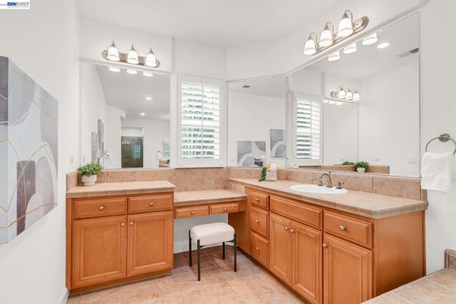 1692 W Lagoon Rd, Pleasanton, CA 94566