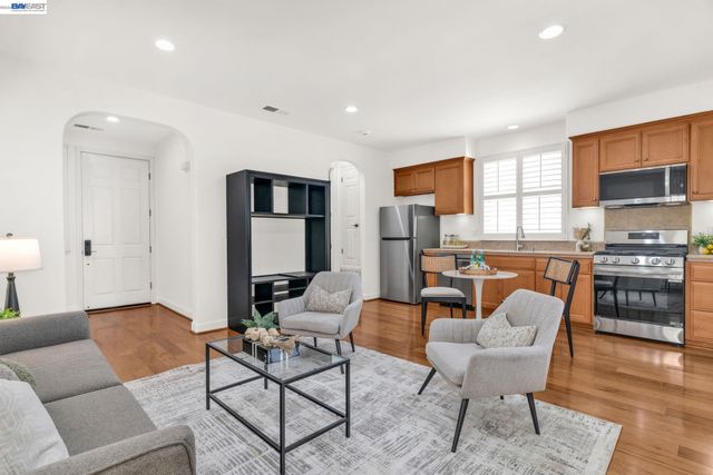 1692 W Lagoon Rd, Pleasanton, CA 94566