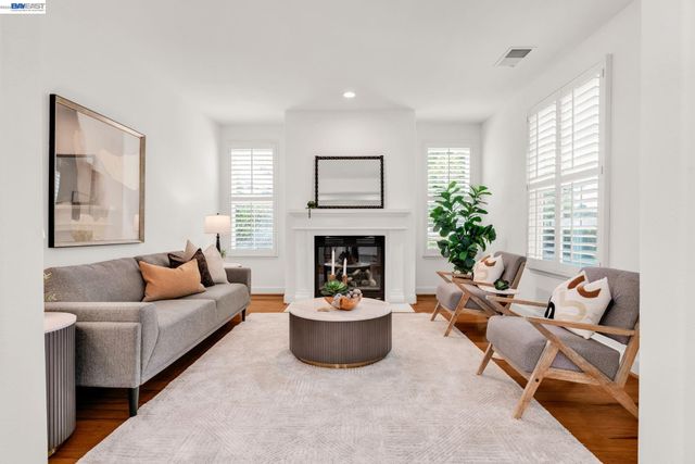 1692 W Lagoon Rd, Pleasanton, CA 94566