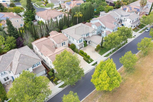 1692 W Lagoon Rd, Pleasanton, CA 94566