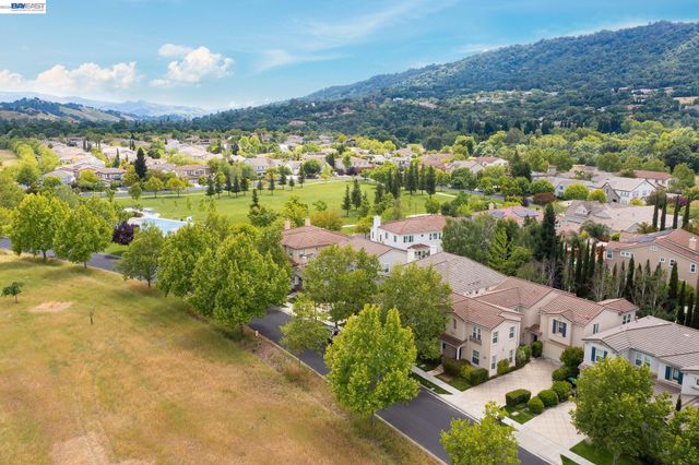 1692 W Lagoon Rd, Pleasanton, CA 94566