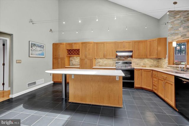 70 KELLER RD, Fleetwood, PA 19522