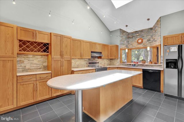 70 KELLER RD, Fleetwood, PA 19522