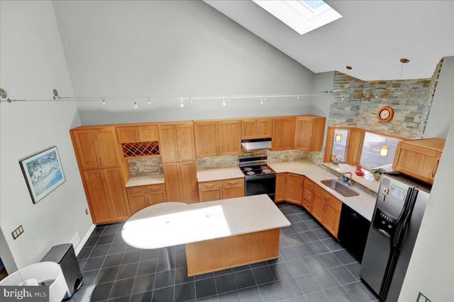 70 KELLER RD, Fleetwood, PA 19522