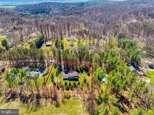 70 KELLER RD, Fleetwood, PA 19522