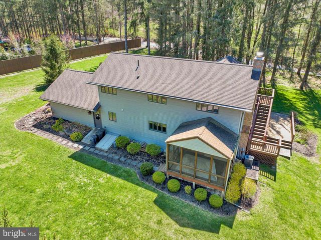70 KELLER RD, Fleetwood, PA 19522