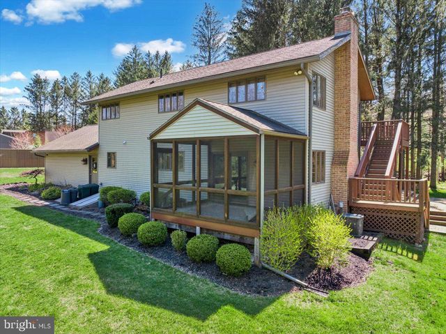 70 KELLER RD, Fleetwood, PA 19522
