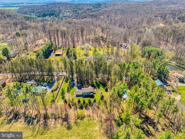 70 KELLER RD, Fleetwood, PA 19522