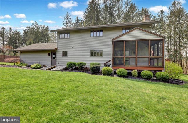 70 KELLER RD, Fleetwood, PA 19522