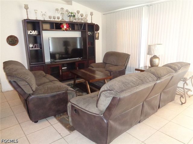 5542 Banning ST, Lehigh Acres, FL 33971