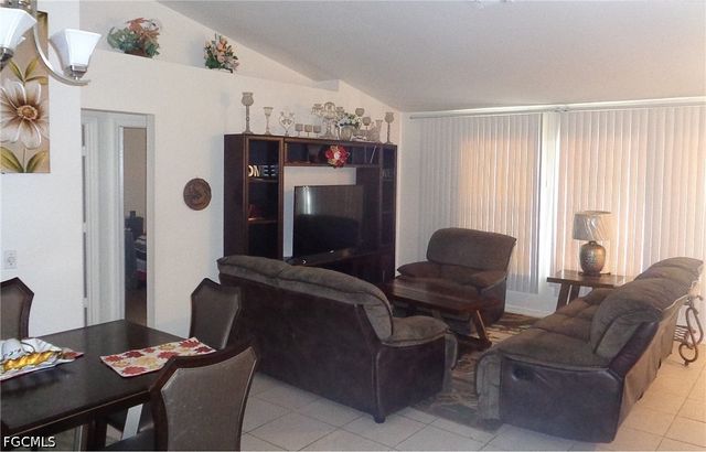 5542 Banning ST, Lehigh Acres, FL 33971