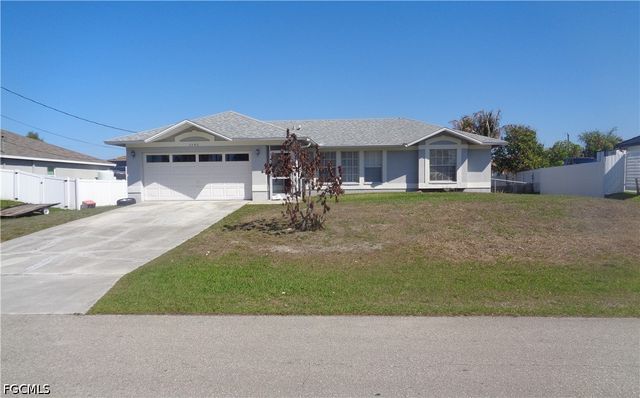 5542 Banning ST, Lehigh Acres, FL 33971