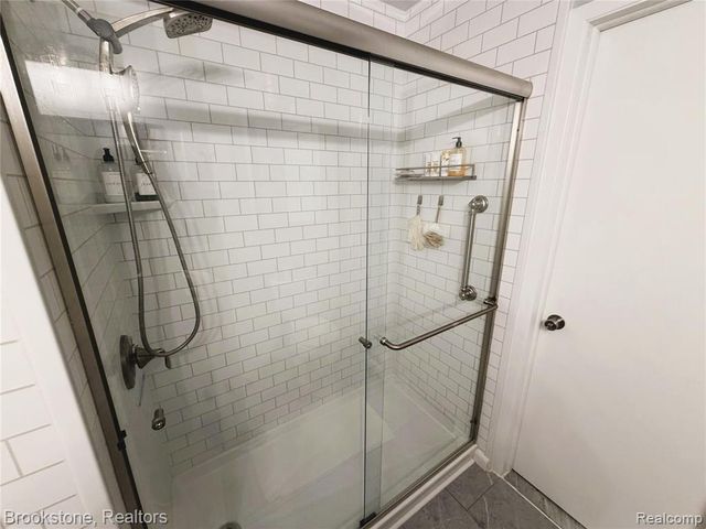 31750 Raymond Drive, Warren, MI 48093