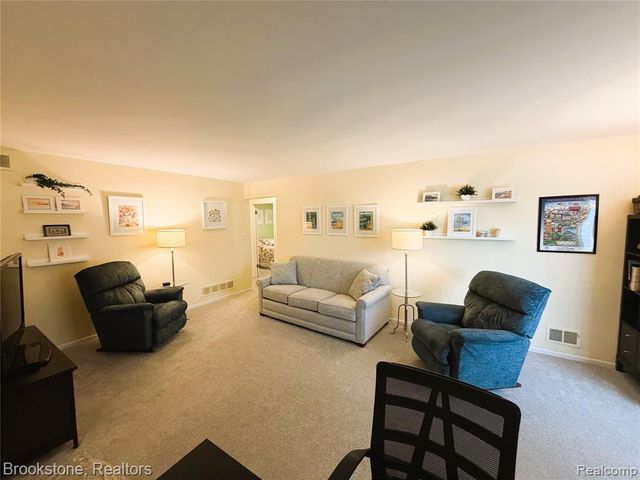 31750 Raymond Drive, Warren, MI 48093