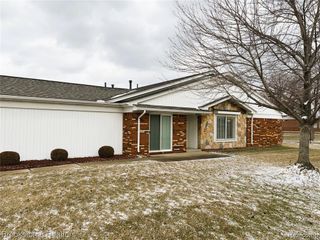 31750 Raymond Drive, Warren, MI 48093