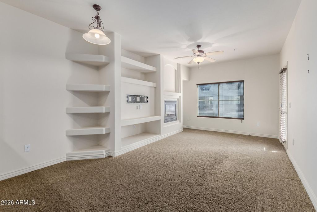 5450 E DEER VALLEY Drive 3019, Phoenix, AZ 85054 — photo 2