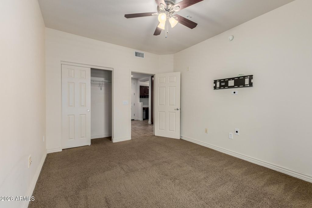 5450 E DEER VALLEY Drive 3019, Phoenix, AZ 85054 — photo 4