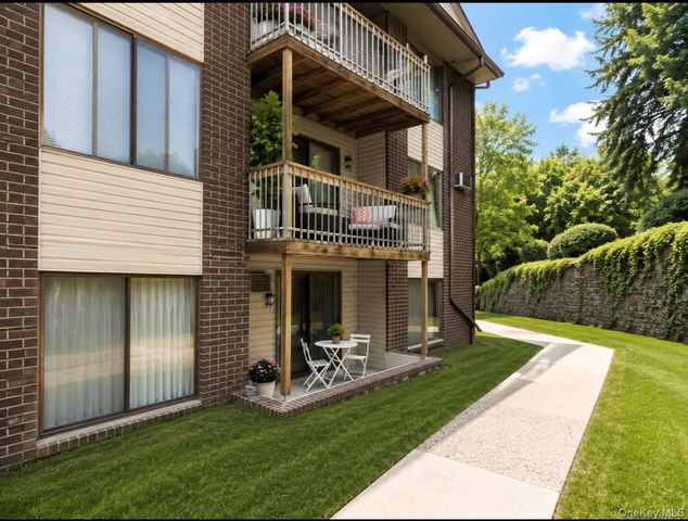 396 Country Club Lane, Pomona, NY 10970