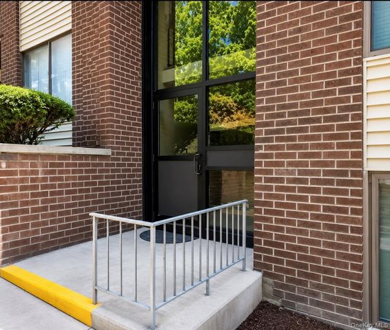 396 Country Club Lane, Pomona, NY 10970