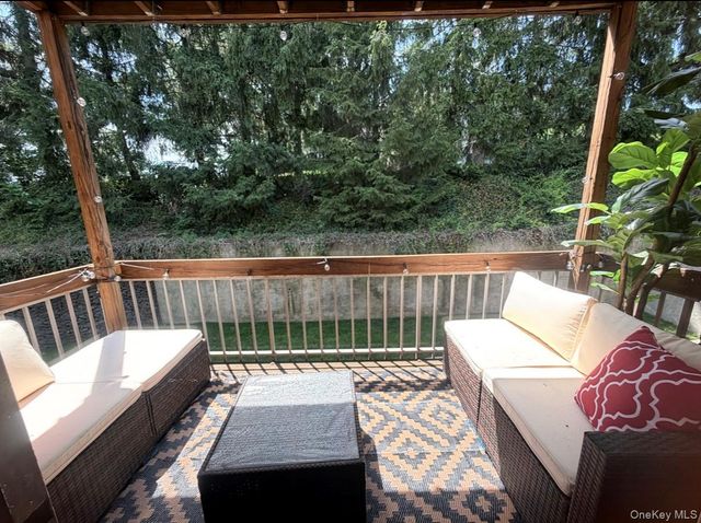 396 Country Club Lane, Pomona, NY 10970